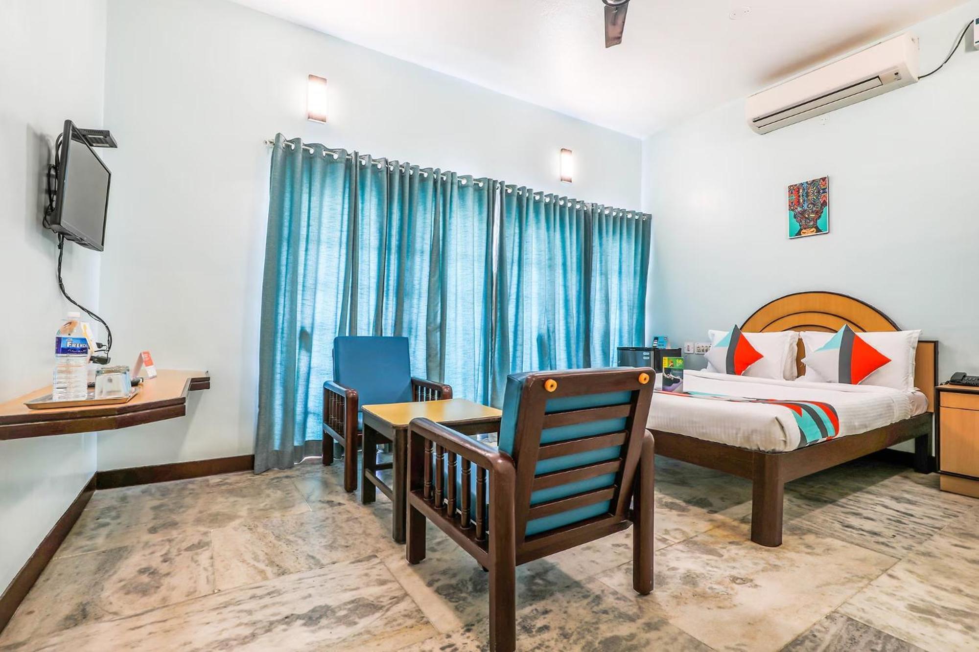 Fabexpress Santhi Inn - 500 Meters From Promenade Beach Pondicherry Exterior photo