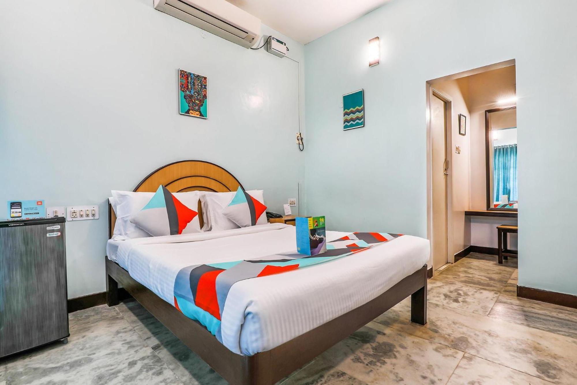 Fabexpress Santhi Inn - 500 Meters From Promenade Beach Pondicherry Exterior photo