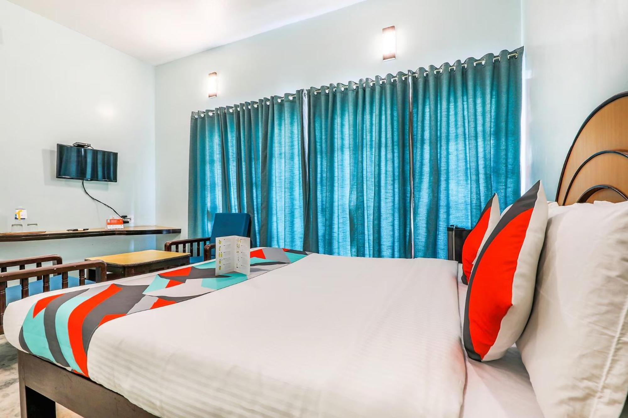 Fabexpress Santhi Inn - 500 Meters From Promenade Beach Pondicherry Exterior photo